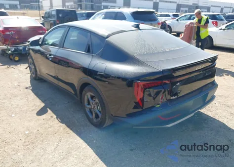 2025 Kia K4 Lxs из США, поврежденный, VIN 3KPFT4DE3SE114731